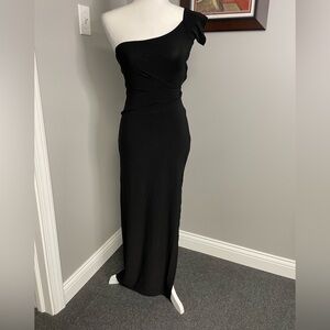 Norma Kamali Black One Shoulder Short Sleeve Maxi dress Size XS Diana? Sexy